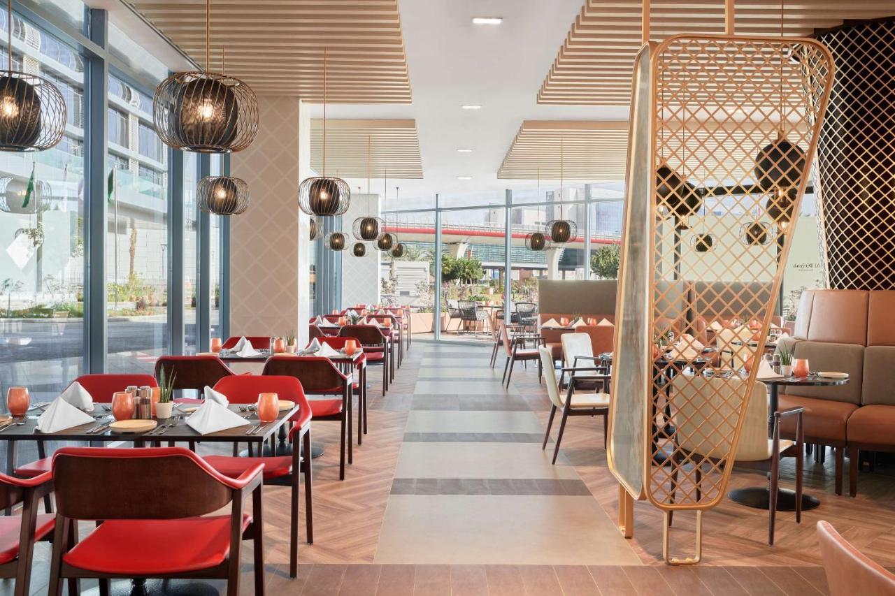 Radisson Blu Hotel Riyadh Convention And Exhibition Center Riade Exterior foto The restaurant