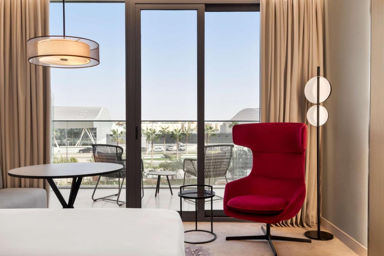 Radisson Blu Hotel Riyadh Convention And Exhibition Center Riade Exterior foto A room at the hotel