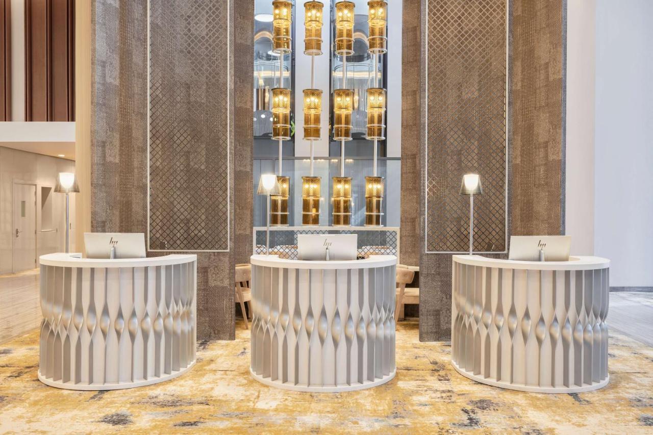 Radisson Blu Hotel Riyadh Convention And Exhibition Center Riade Exterior foto The hotel's lobby