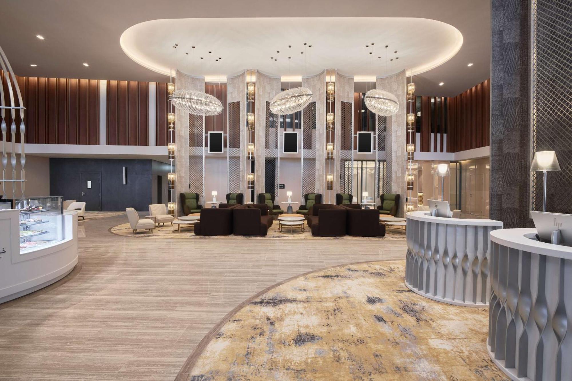 Radisson Blu Hotel Riyadh Convention And Exhibition Center Riade Exterior foto The lobby of the hotel
